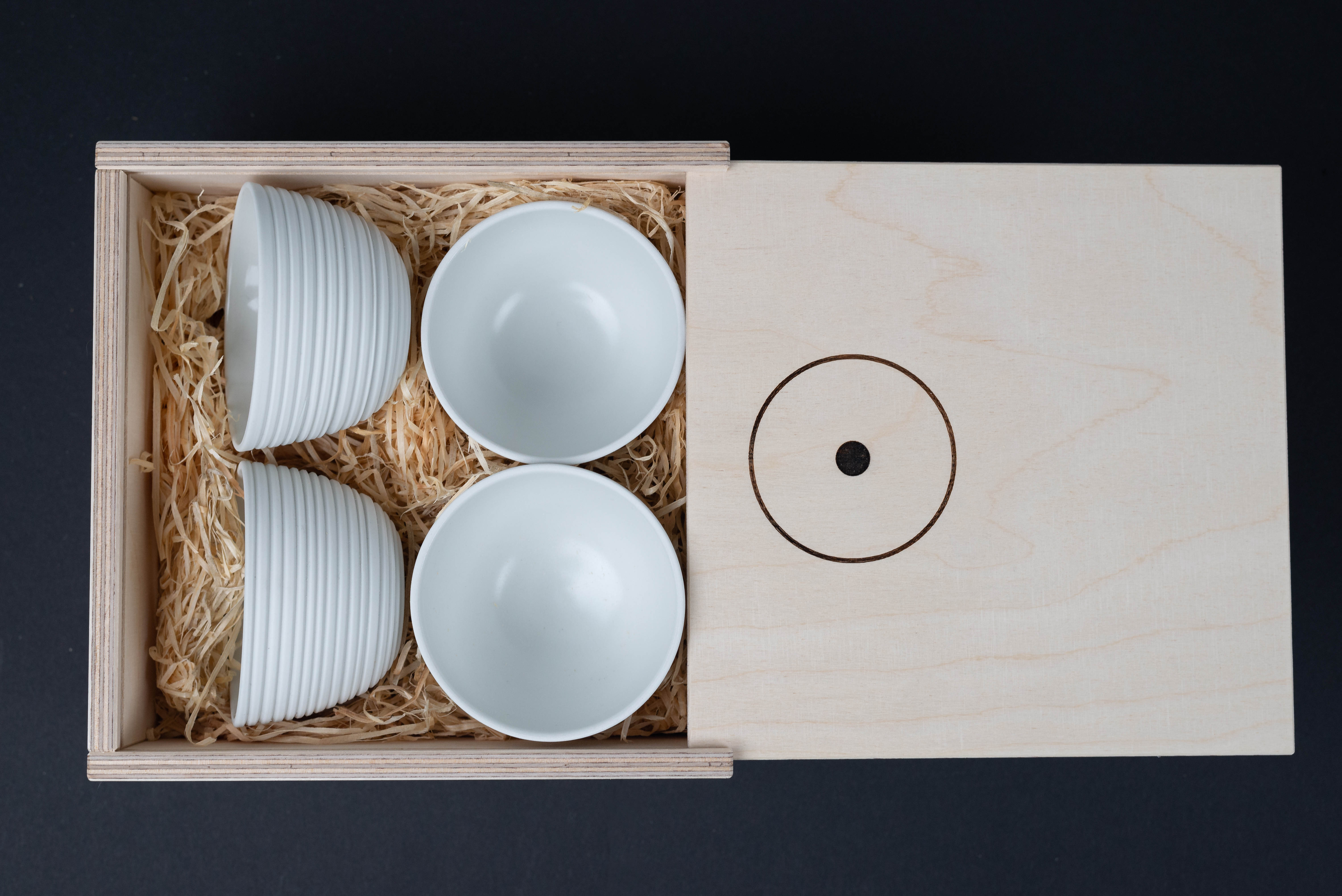 Porzellan Tassen Cappuccino Edizione 2 Bianca Struttura 4er Set in Holzbox