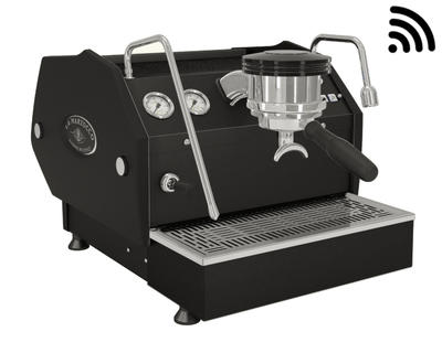 La Marzocco GS/3 AV Flat Black - Gehäuse schwarz und Seitenteile mit schwarzem Kunststoff