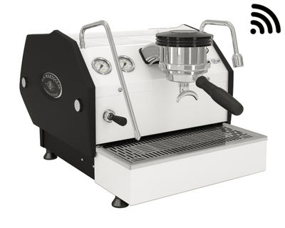La Marzocco GS/3 AV Flat White - Gehäuse weiss und Seitenteile mit schwarzem Kunststoff