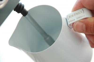 Baristazubehör Milchkännchen mit Teflon-Perlbeschichtung weiss